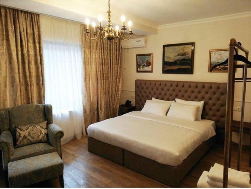 Omart Hotel - Gallery Tbiliszi Szoba fotó